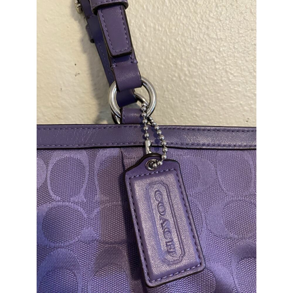 Coach F17725 Lavender Signature East West Tote Bag Leather Trim Silver Hardware - Picture 5 of 16